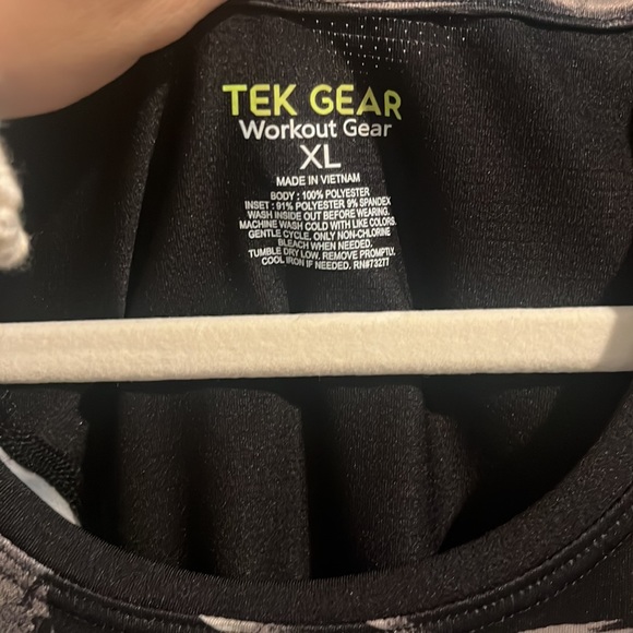 It’s a great workout top. - Picture 2 of 3